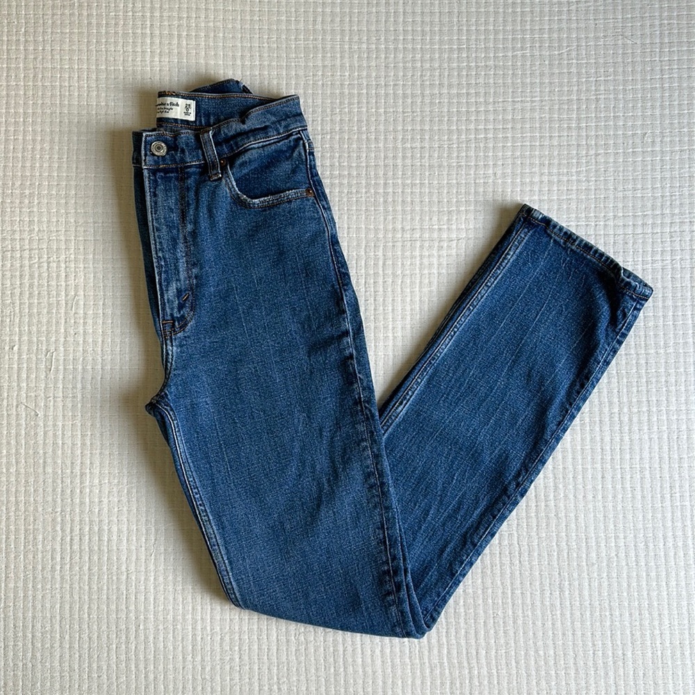 Abercrombie & Fitch 90’s Slim Straight Ultra High Rise